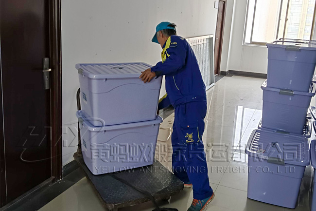 義烏喬喜搬家公司居民搬家服務現場